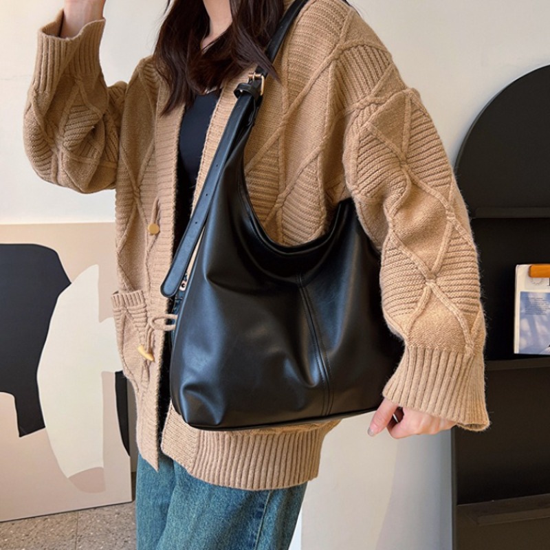 부드러운 인조 가죽 숄더 호보백, 큰 사이즈, 단색,  - Leatherwork Workshop 리뷰 및 가격